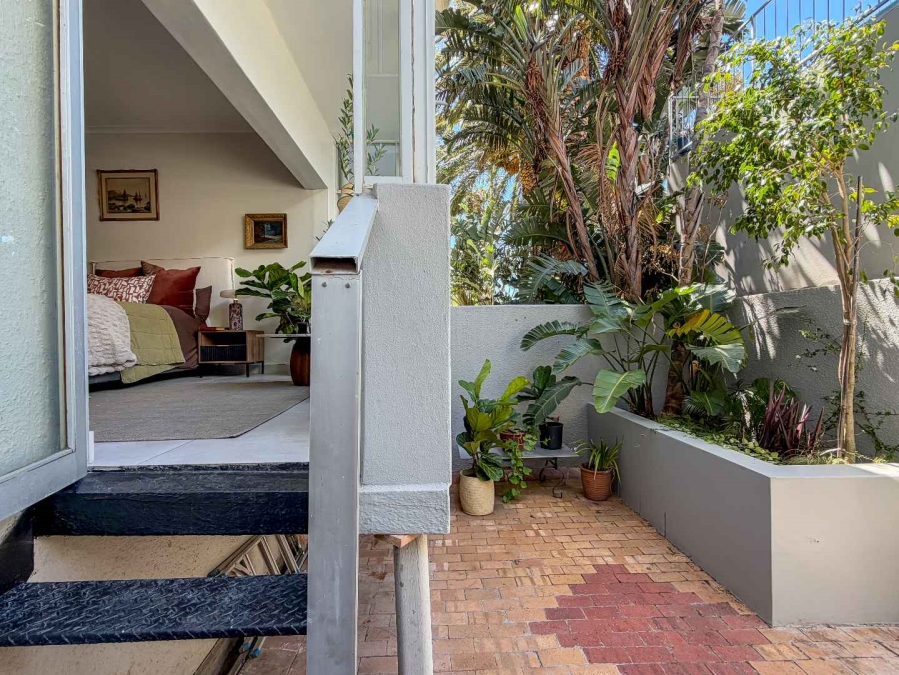1 Bedroom Property for Sale in Three Anchor Bay Western Cape